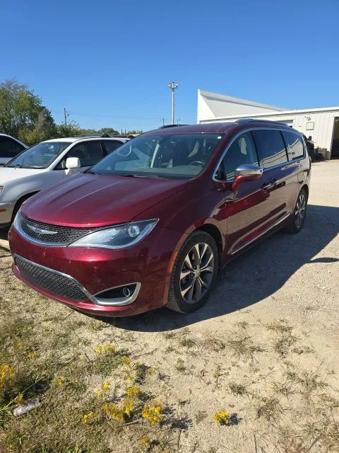 Red 2019 Chrysler Pacifica Limited for sale in Independence, KS