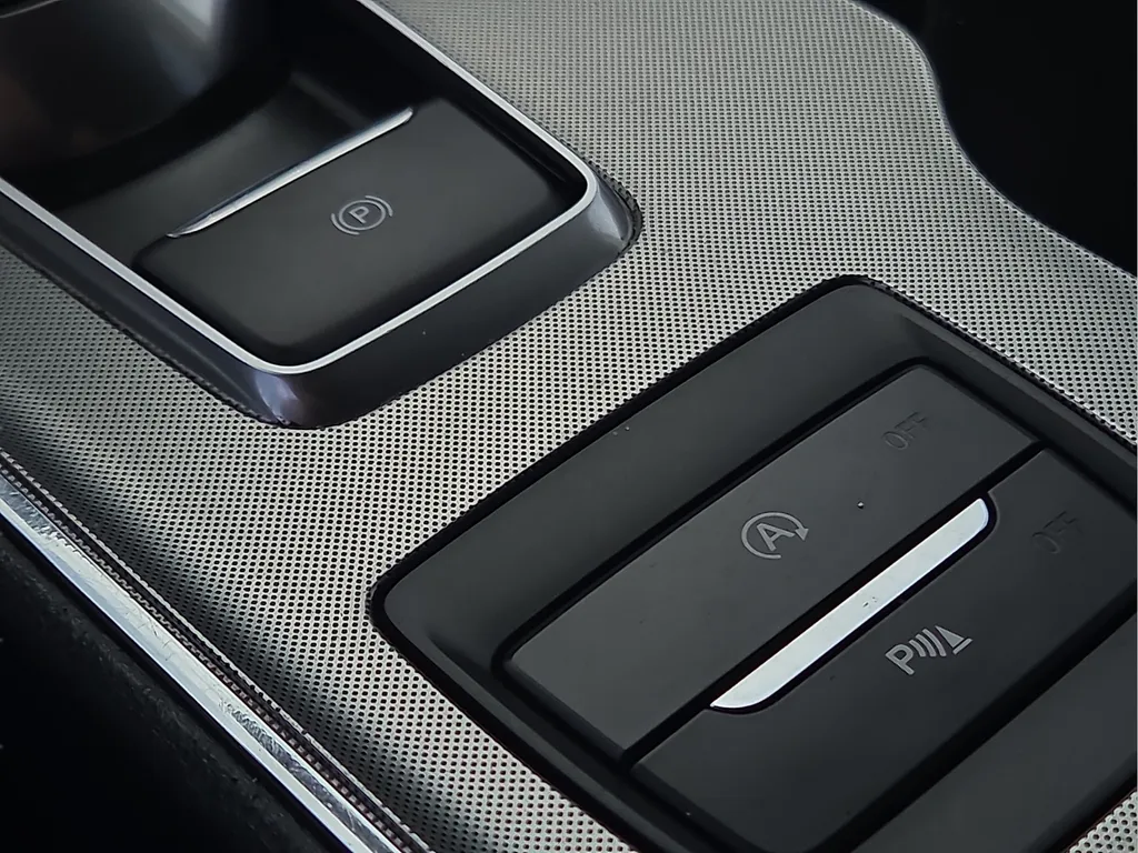 2023 Ford Edge Titanium - Photo 21