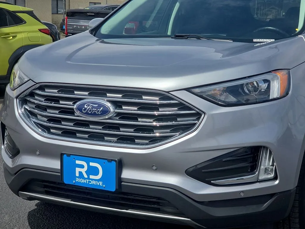 2023 Ford Edge Titanium - Photo 7