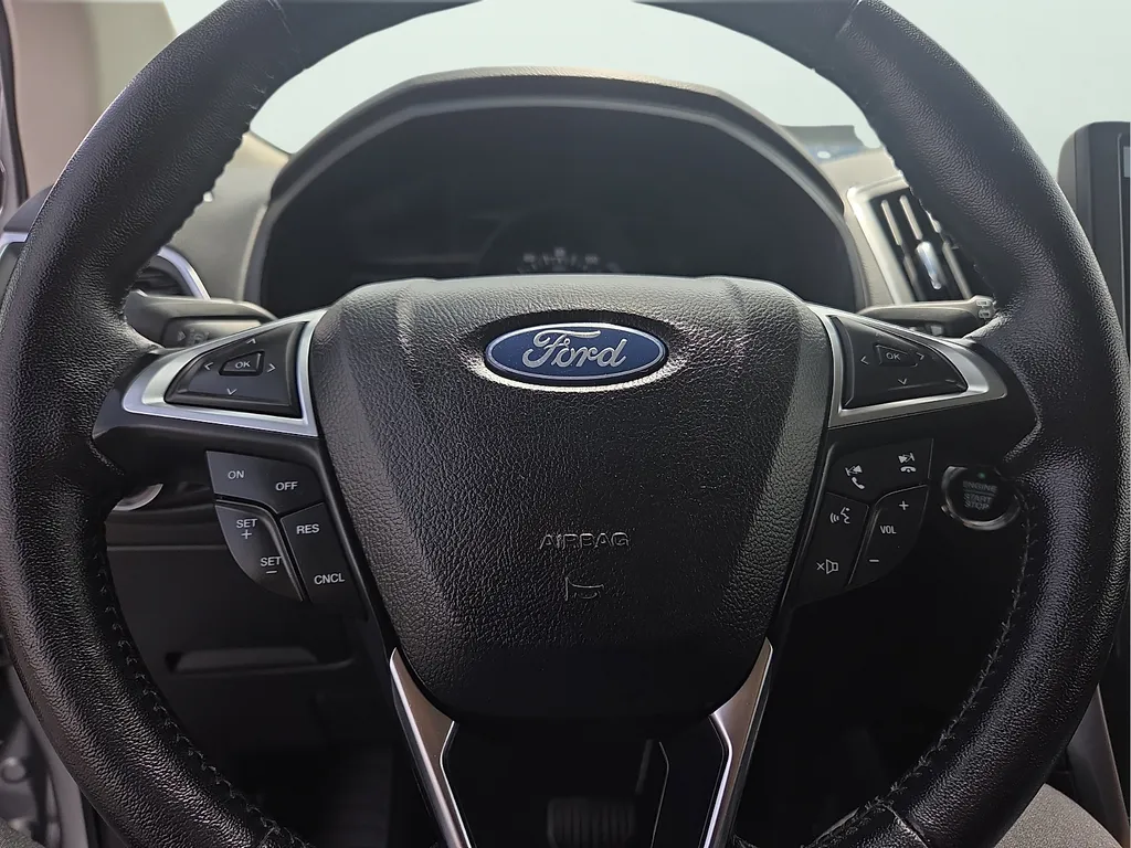 2023 Ford Edge Titanium - Photo 24