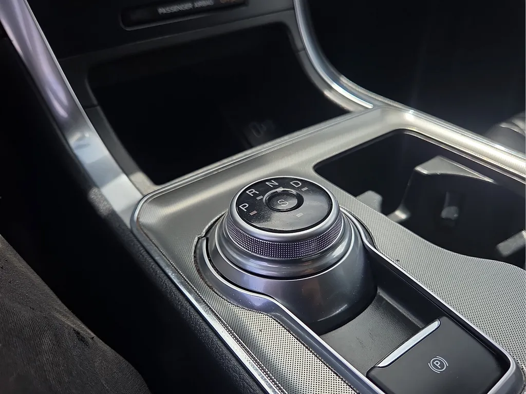 2023 Ford Edge Titanium - Photo 25