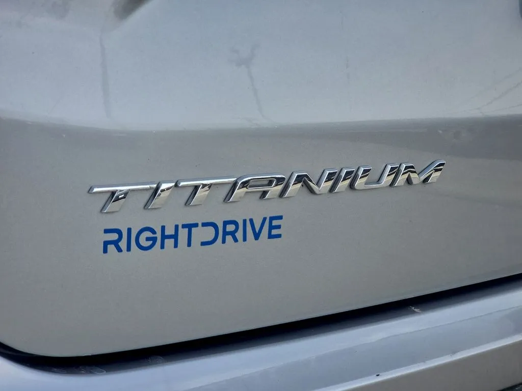 2023 Ford Edge Titanium - Photo 11