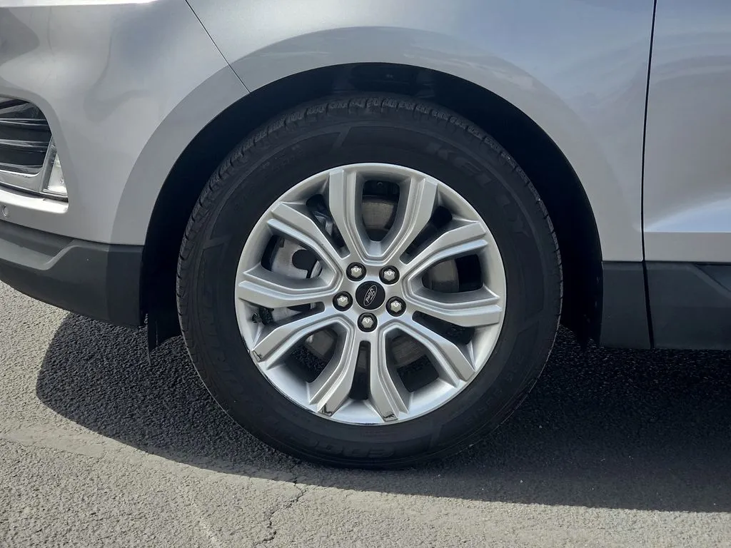 2023 Ford Edge Titanium - Photo 9