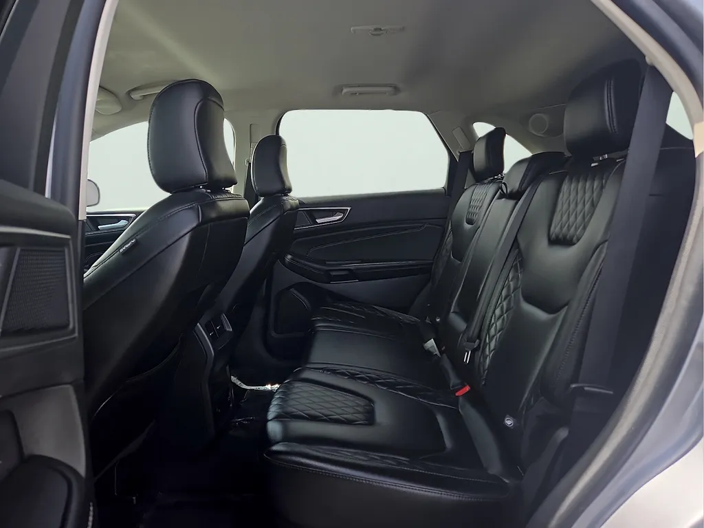 2023 Ford Edge Titanium - Photo 13