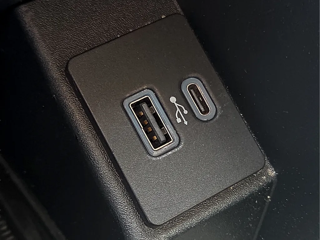 2023 Ford Edge Titanium - Photo 20