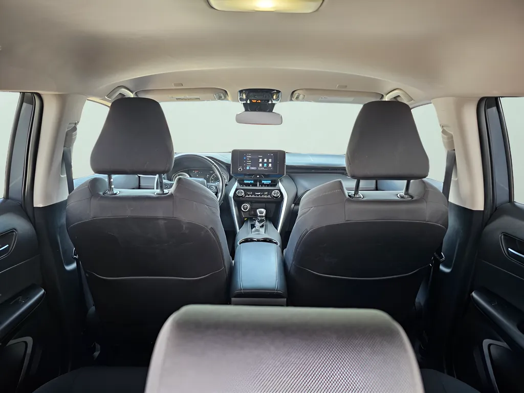 2024 Toyota Venza LE - Photo 20