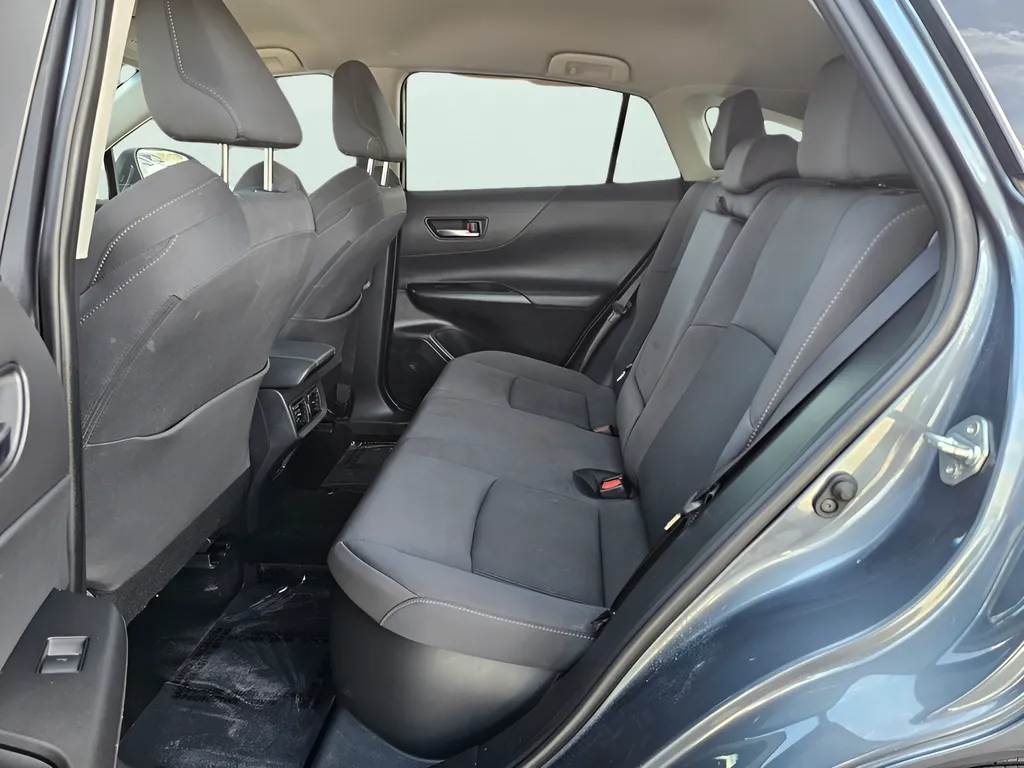 2024 Toyota Venza LE - Photo 17