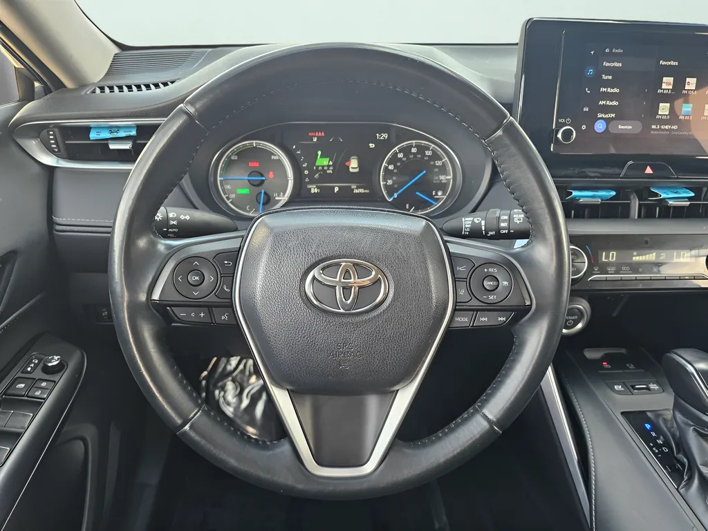 2024 Toyota Venza LE - Photo 13