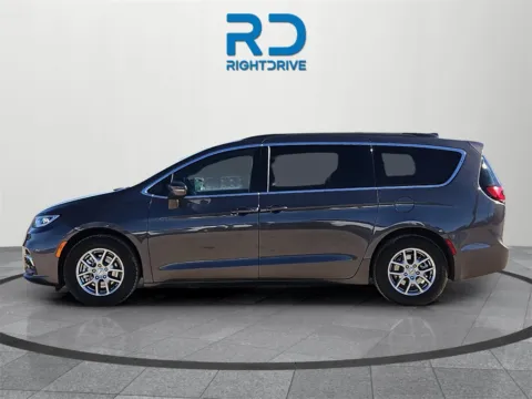 More photos of 2022 Chrysler Pacifica Touring at RightDrive - 6930 Alameda, TX