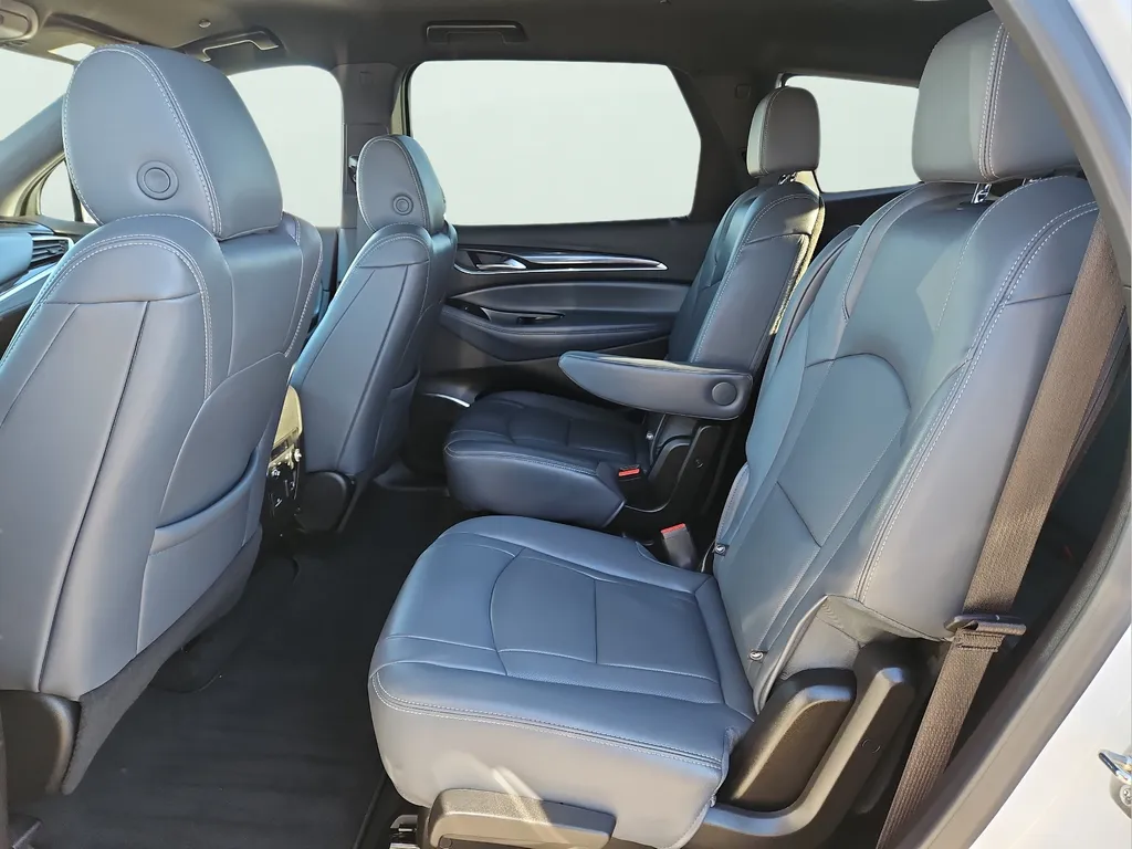 2024 Buick Enclave Premium - Photo 12