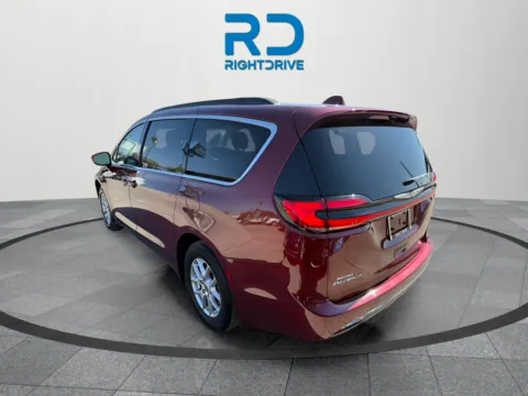 More photos of 2022 Chrysler Pacifica Touring L at RightDrive - 6930 Alameda, TX