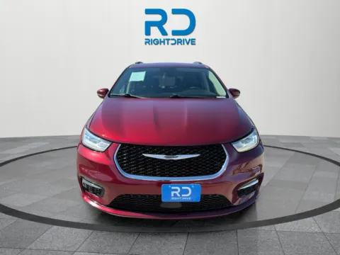 Photos of 2022 Chrysler Pacifica Touring L for sale in El Paso, TX at RightDrive - 6930 Alameda