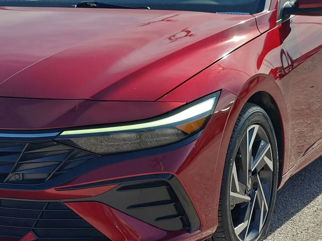 2025 Hyundai Elantra SEL - Photo 8