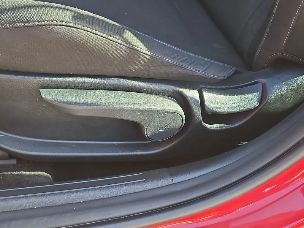 2025 Hyundai Elantra SEL - Photo 17