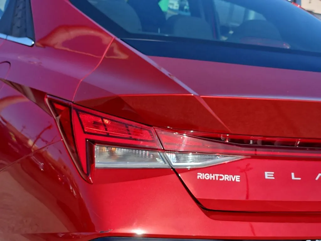 2025 Hyundai Elantra SEL - Photo 11