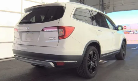More photos of 2020 Honda Pilot Elite at RightDrive - 6930 Alameda, TX