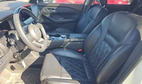 More photos of 2021 Nissan Rogue Platinum at RightDrive - 6930 Alameda, TX