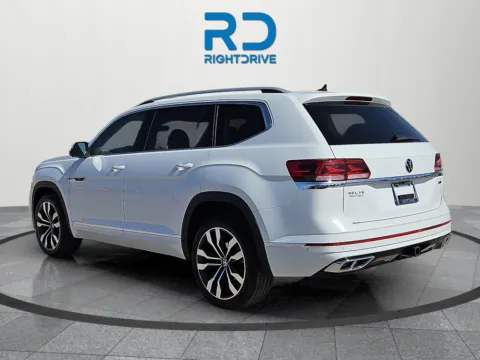 More photos of 2022 Volkswagen Atlas 3.6L V6 SEL Premium R-Line at RightDrive - 6930 Alameda, TX