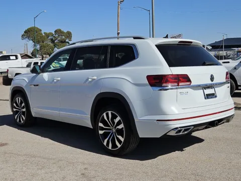 More photos of 2022 Volkswagen Atlas 3.6L V6 SEL Premium R-Line at RightDrive - 6930 Alameda, TX