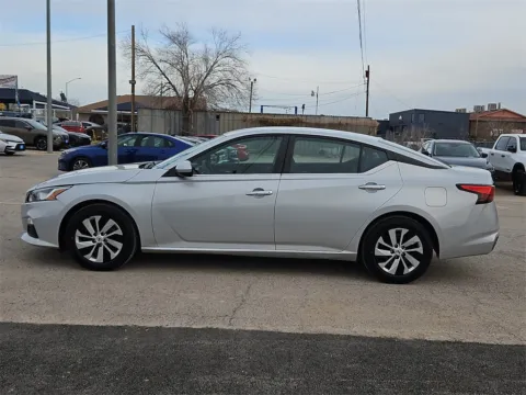 More photos of 2021 Nissan Altima 2.5 S at RightDrive - 6930 Alameda, TX