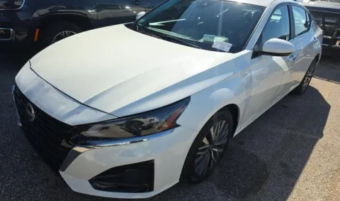 Photos of 2025 Nissan Altima 2.5 SV for sale in El Paso, TX at RightDrive - 6930 Alameda