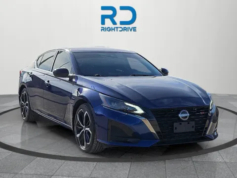 Blue 2024 Nissan Altima 2.5 SR for sale in El Paso, TX