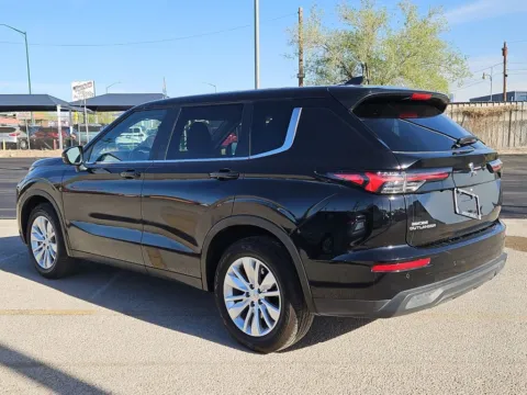 More photos of 2025 Mitsubishi Outlander ES at RightDrive - 6930 Alameda, TX