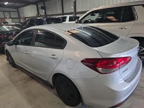 More photos of 2018 Kia Forte LX at RightDrive - 6930 Alameda, TX