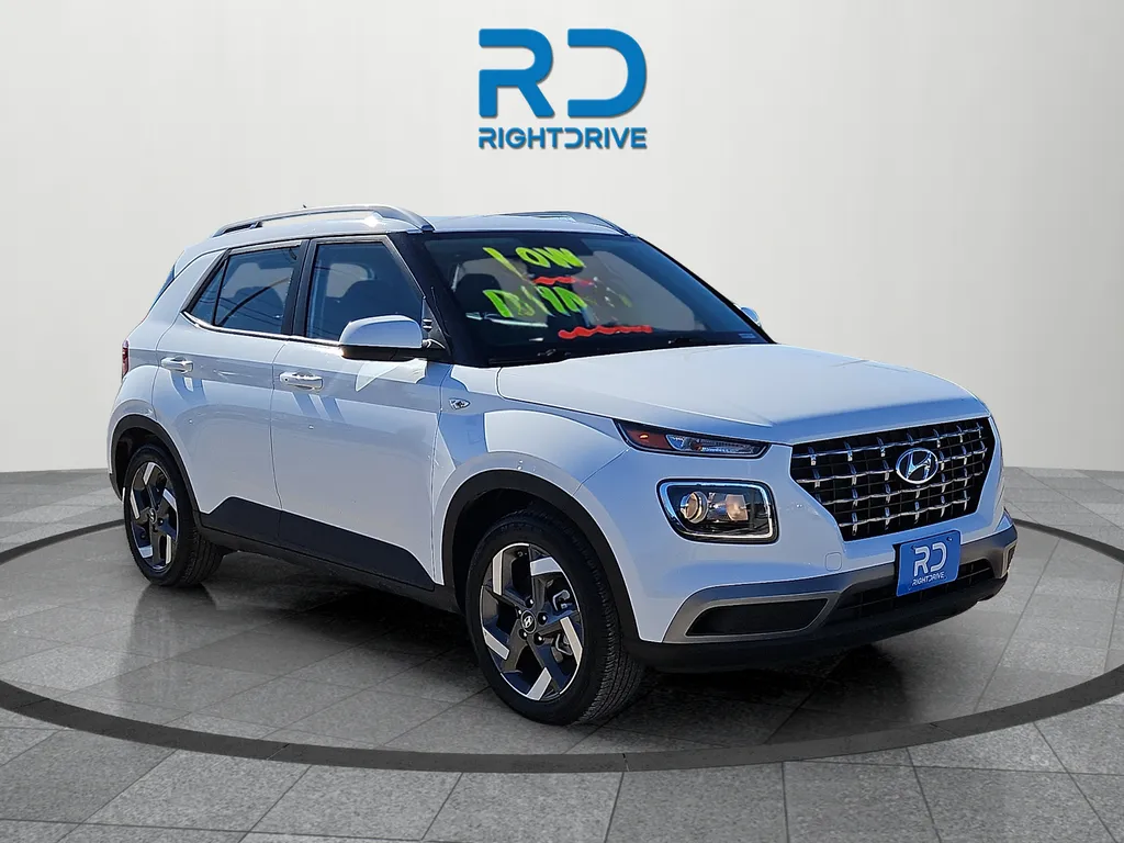 White 2025 Hyundai Venue SEL for sale in El Paso, TX