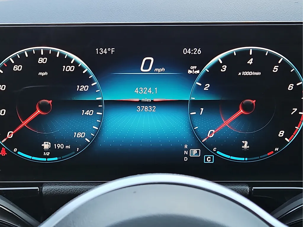 Mercedes-Benz GLA photo 22