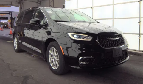 More photos of 2024 Chrysler Pacifica Touring L at RightDrive - 6930 Alameda, TX