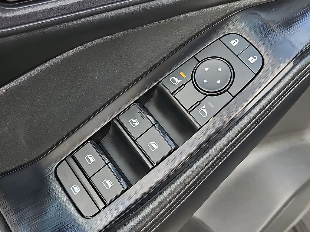 Nissan Rogue photo 16