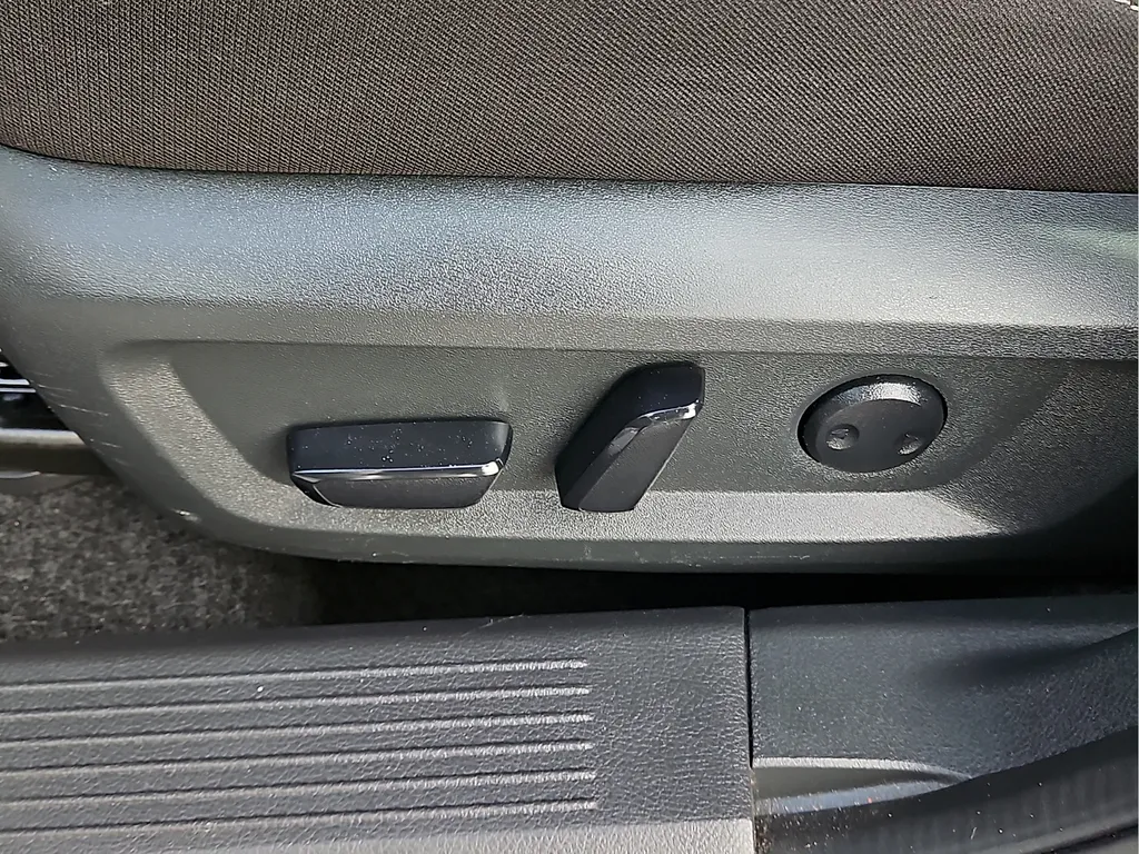 Nissan Rogue photo 17