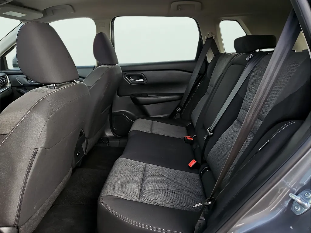 Nissan Rogue photo 11
