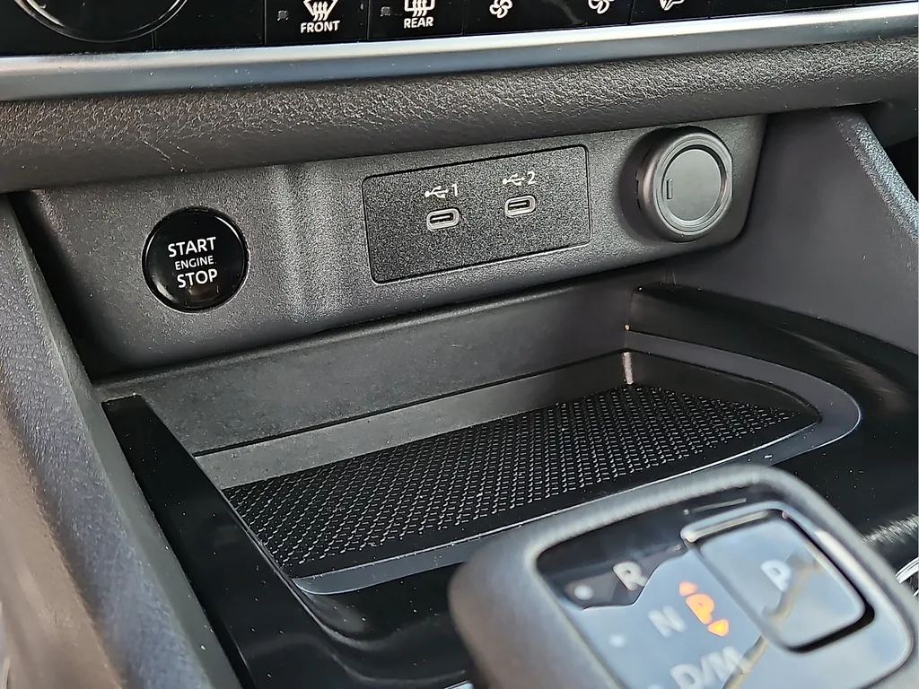 Nissan Rogue photo 24