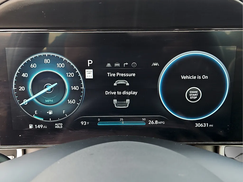 2025 Hyundai Elantra Limited - Photo 22
