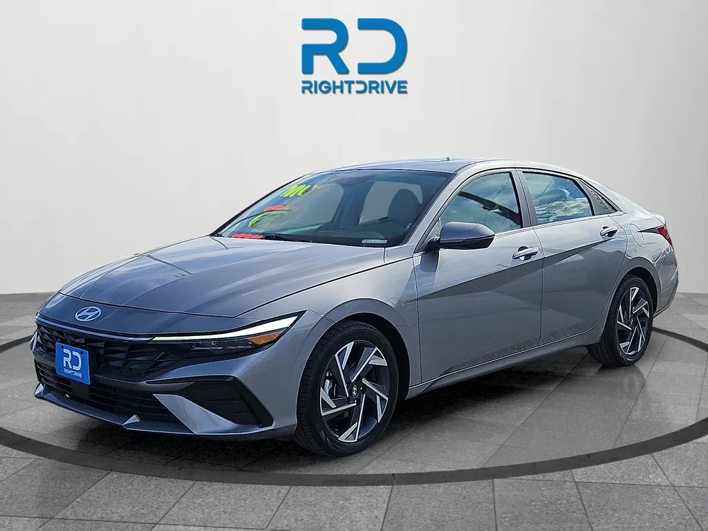 2025 Hyundai Elantra Limited - Photo 7