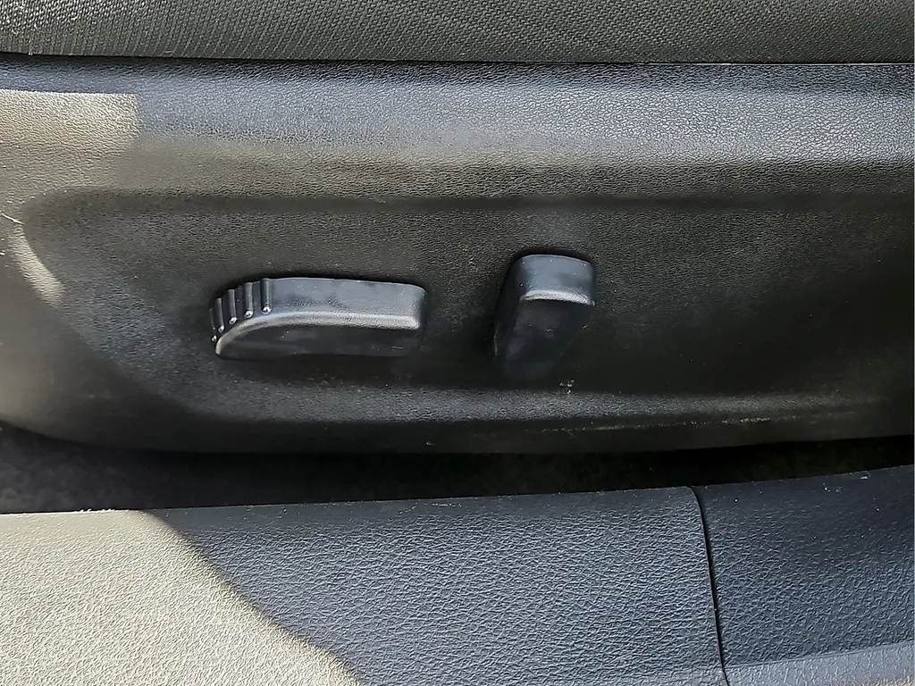 2025 Nissan Altima SV - Photo 17