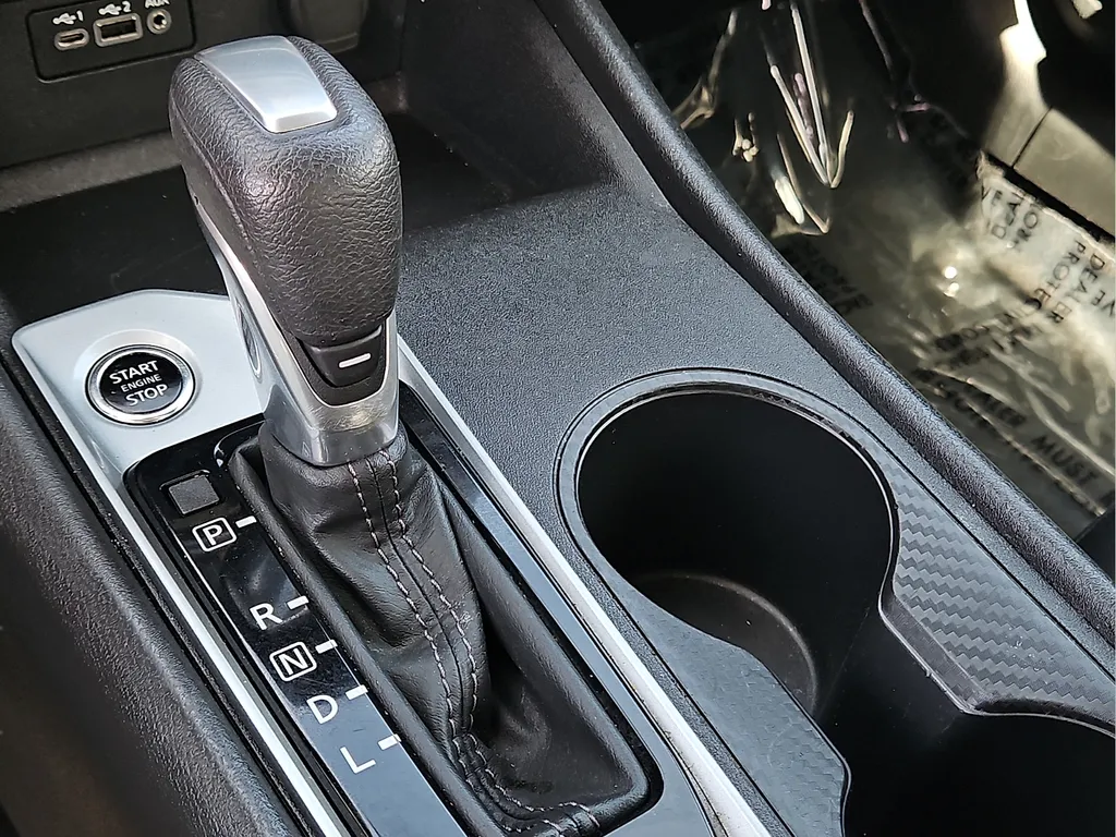 2025 Nissan Altima SV - Photo 25
