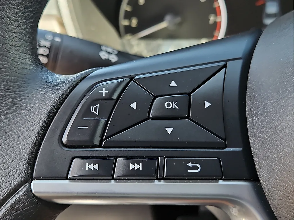 2025 Nissan Altima SV - Photo 22