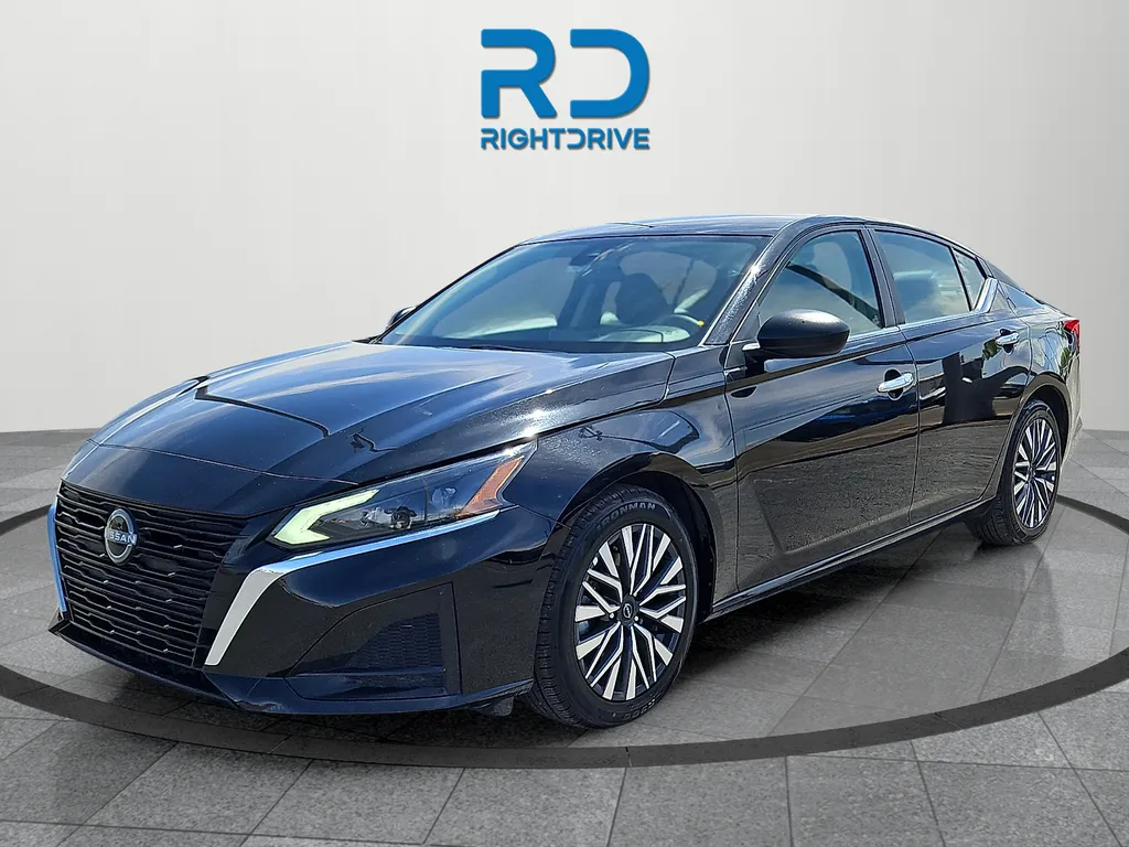 2025 Nissan Altima SV - Photo 7