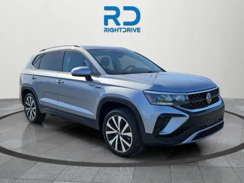 Silver 2024 Volkswagen Taos 1.5T SE for sale in El Paso, TX