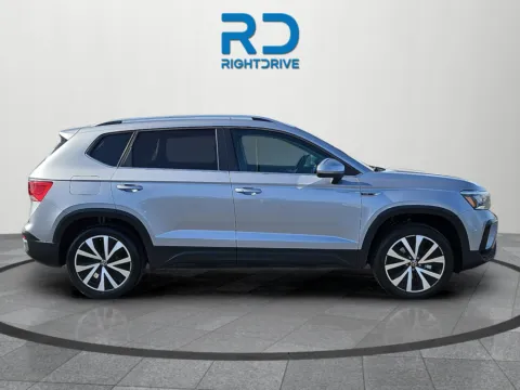 Photos of 2024 Volkswagen Taos 1.5T SE for sale in El Paso, TX at RightDrive - 6930 Alameda
