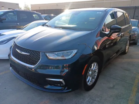 Photos of 2025 Chrysler Pacifica Select for sale in El Paso, TX at RightDrive - 6930 Alameda