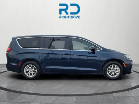 Photos of 2025 Chrysler Pacifica Select for sale in El Paso, TX at RightDrive - 6930 Alameda