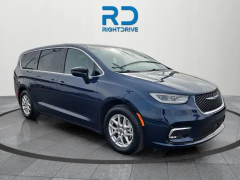 Blue 2025 Chrysler Pacifica Select for sale in El Paso, TX