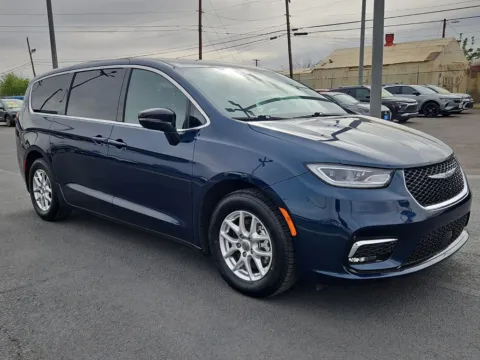 Blue 2025 Chrysler Pacifica Select for sale in El Paso, TX