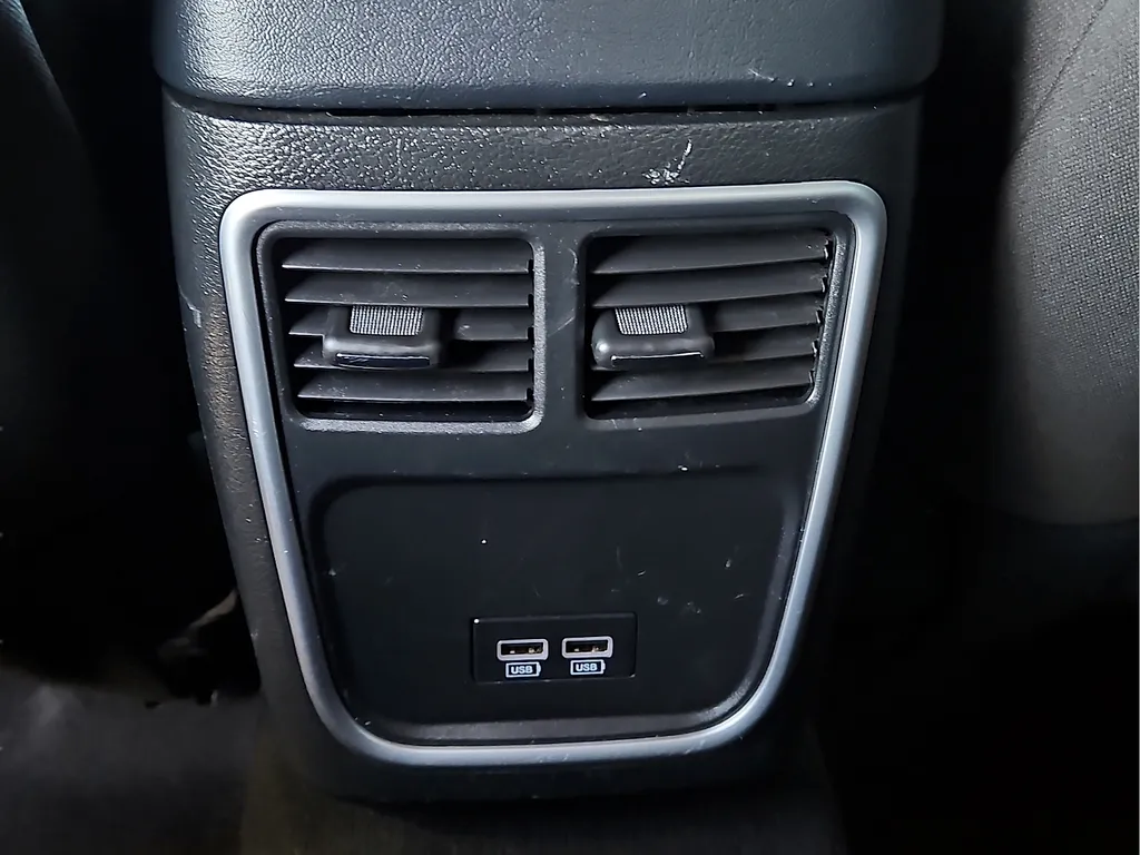 2023 Dodge Charger SXT - Photo 14