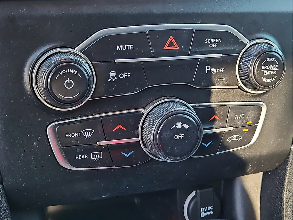 2023 Dodge Charger SXT - Photo 21