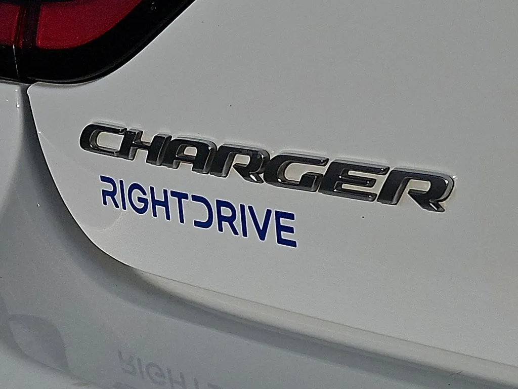 2023 Dodge Charger SXT - Photo 12